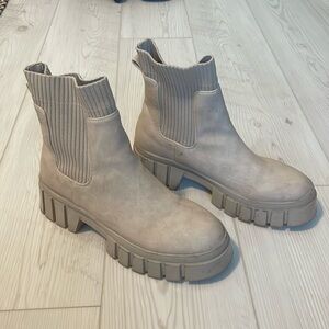 Dolce vita size 10 platform boots